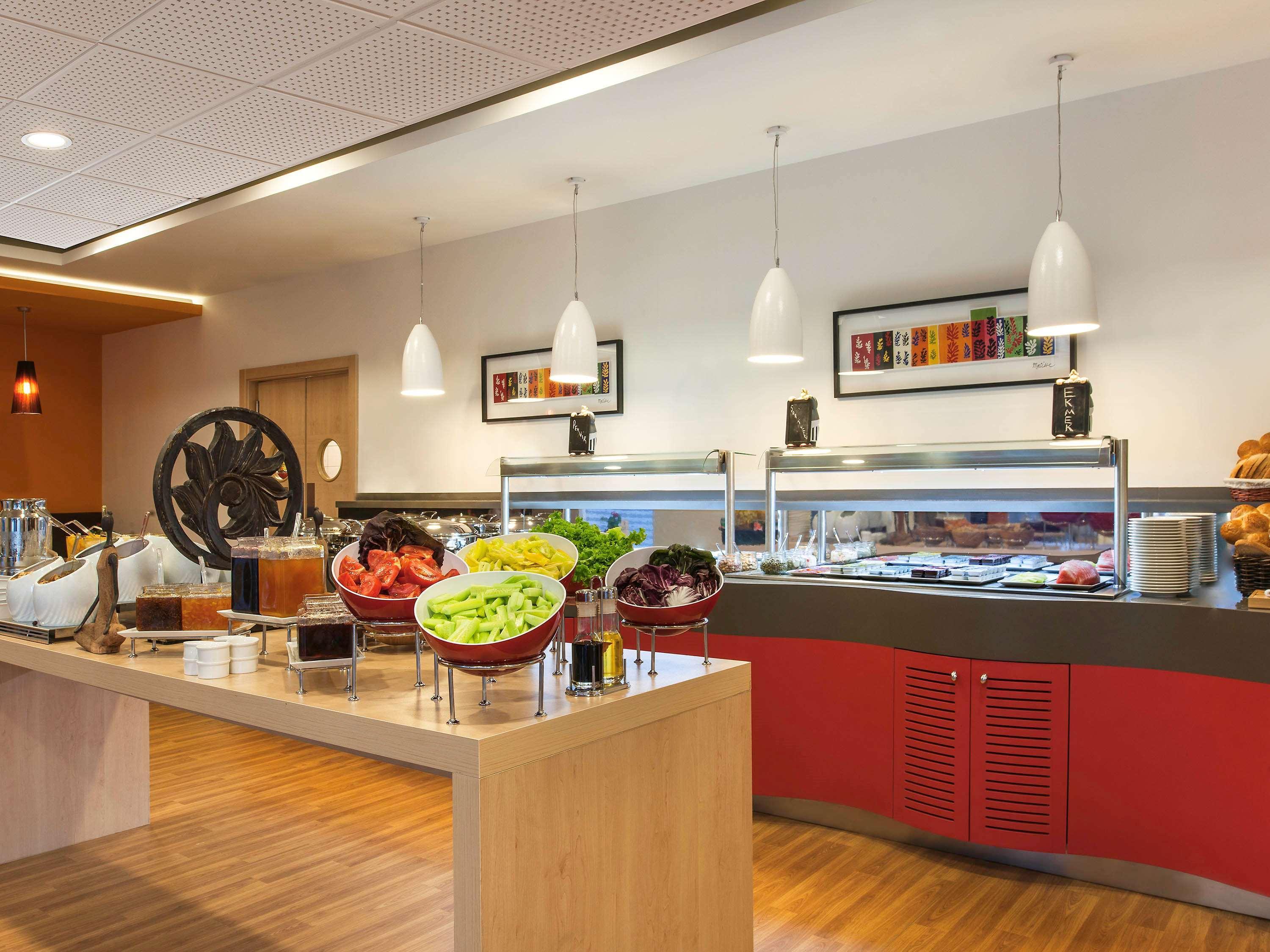 Hotel Ibis Alsancak 3*